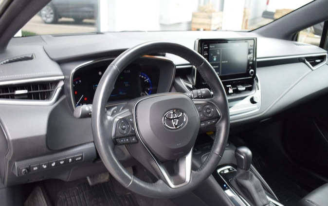 Toyota Corolla cena 108000 przebieg: 113917, rok produkcji 2021 z Pakość małe 172